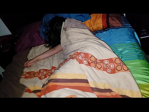 ❤️ ස්ටේප්සන් තම තරුණ සුළු මව නිදා සිටියදී ඇයට බැණ වදියි. ❤❌ සුපිරි ලිංගික අසභ්‍ය si.mumsp.ru ❌